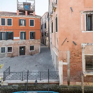 In San Marco With Canal View By Wonderful Italy Veneza